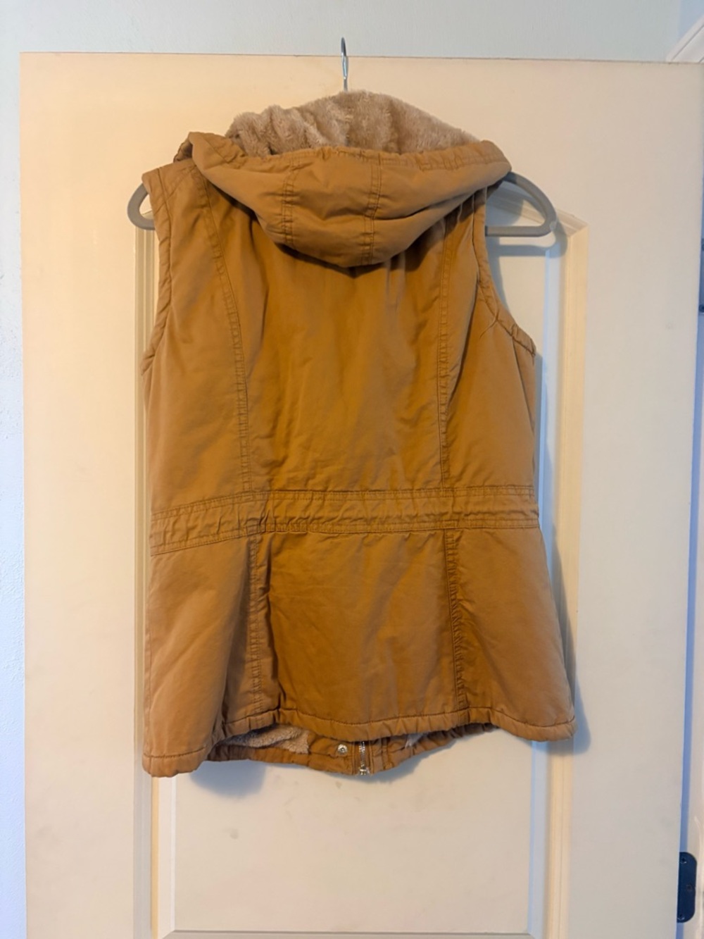 Women’s Tan Hooded Utility Vest with Faux-Fur Lining - Picture 2 of 3